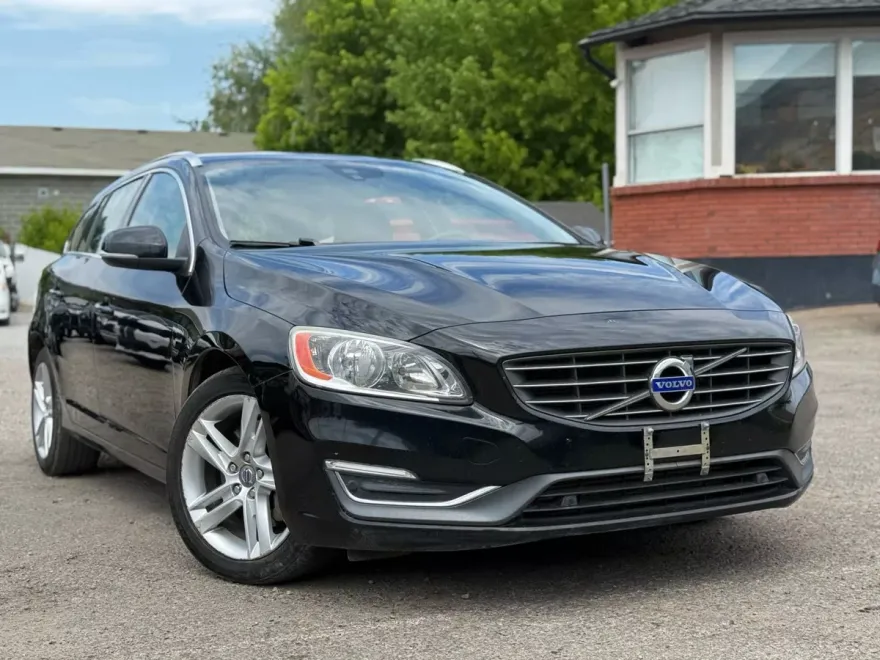 2015 Volvo V60 T5 Premier photo 1