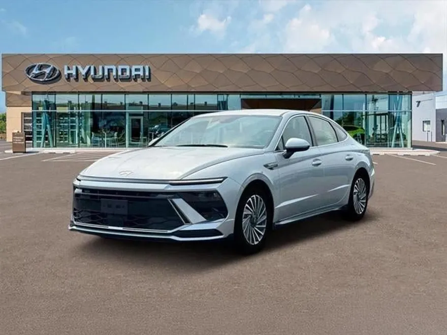 2025 Hyundai Sonata Hybrid Limited photo 1