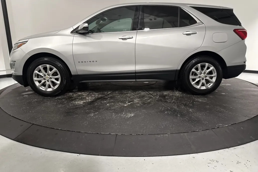 2018 Chevrolet Equinox LT photo 1