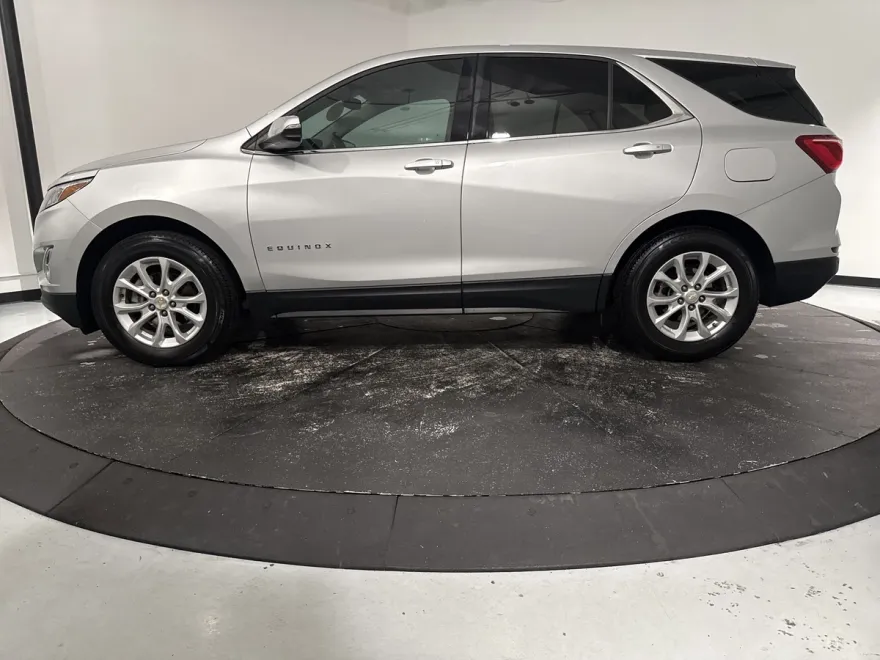 2018 Chevrolet Equinox LT photo 1