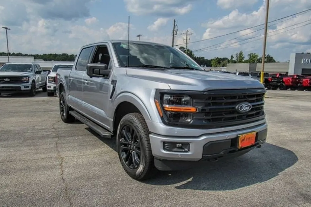 2025 Ford F-150 XLT photo 1