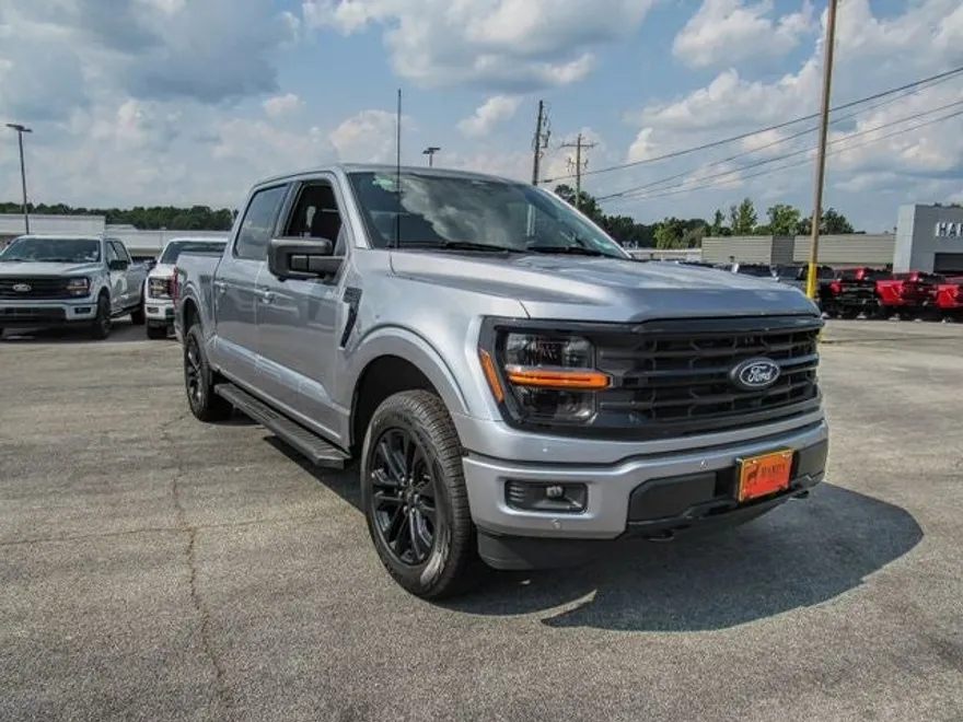2025 Ford F-150 XLT photo 1