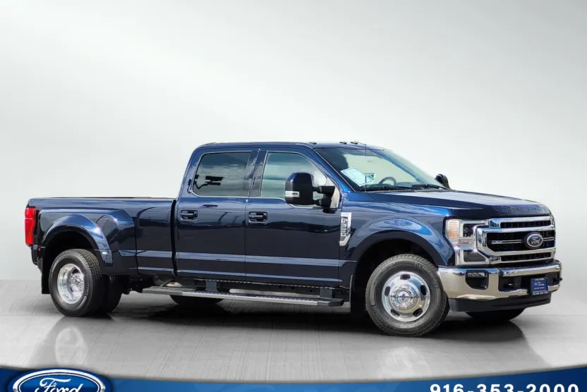 2022 Ford F-350 Lariat photo 1