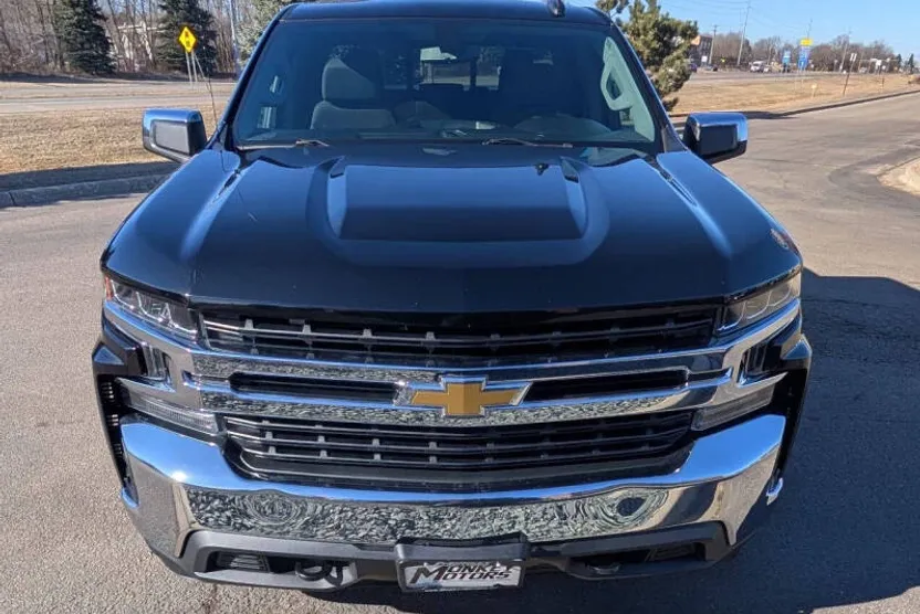 2019 Chevrolet Silverado 1500 LT photo 1