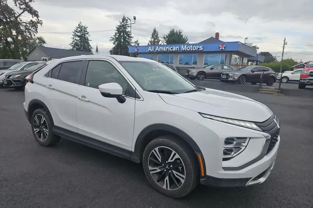 2024 Mitsubishi Eclipse Cross SE photo 1
