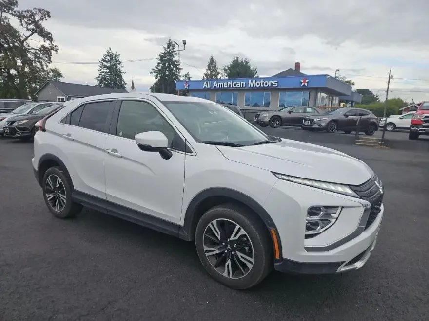 2024 Mitsubishi Eclipse Cross SE photo 1