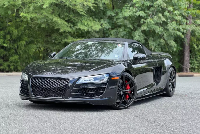 2011 Audi R8 Quattro Spyder photo 1