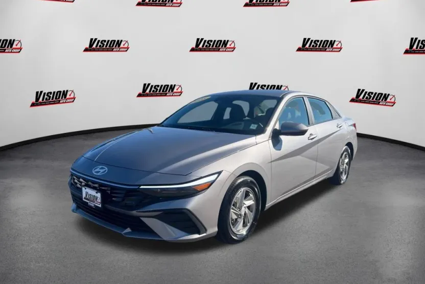 2025 Hyundai Elantra SE photo 1