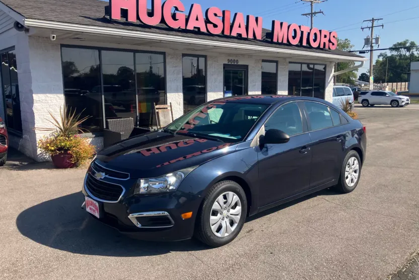 2016 Chevrolet Cruze LS photo 1