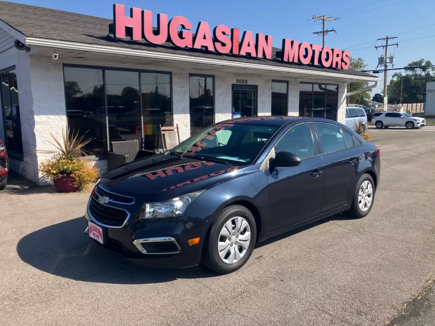 2016 Chevrolet Cruze LS photo 1