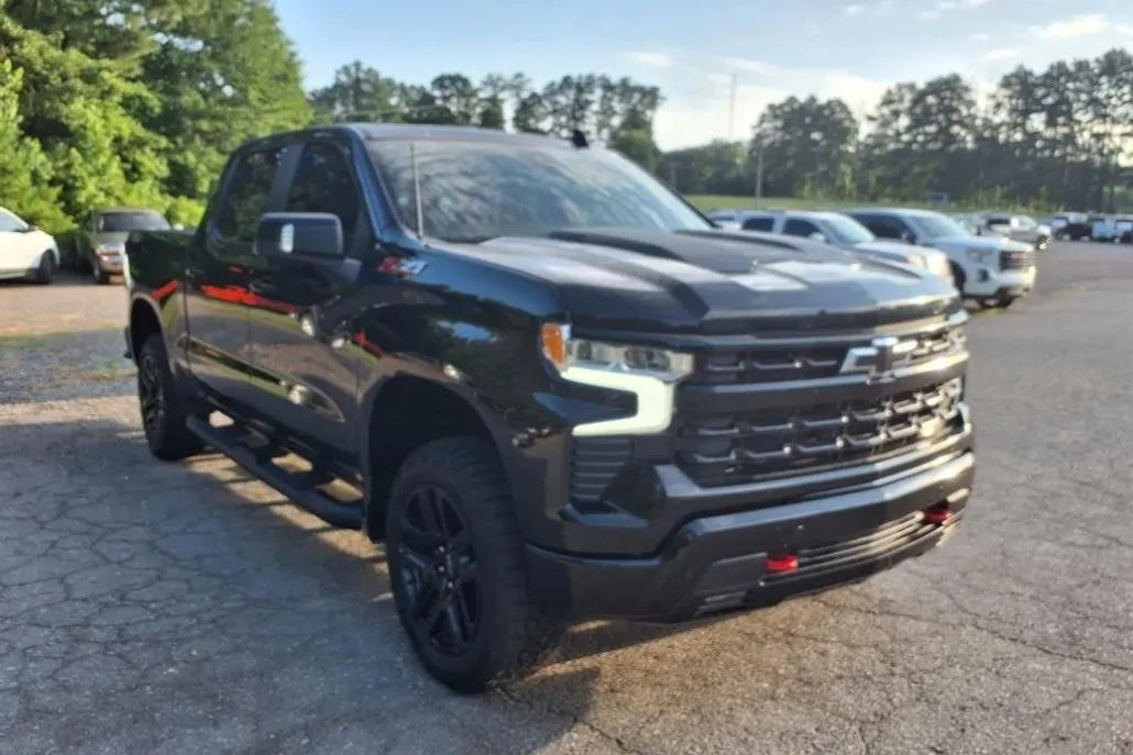 2024 Chevrolet Silverado 1500 LT Trail Boss photo 1