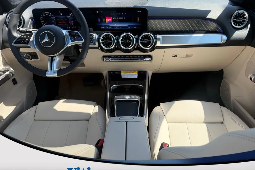 2026 Mercedes Benz GLB 250 4MATIC photo 1
