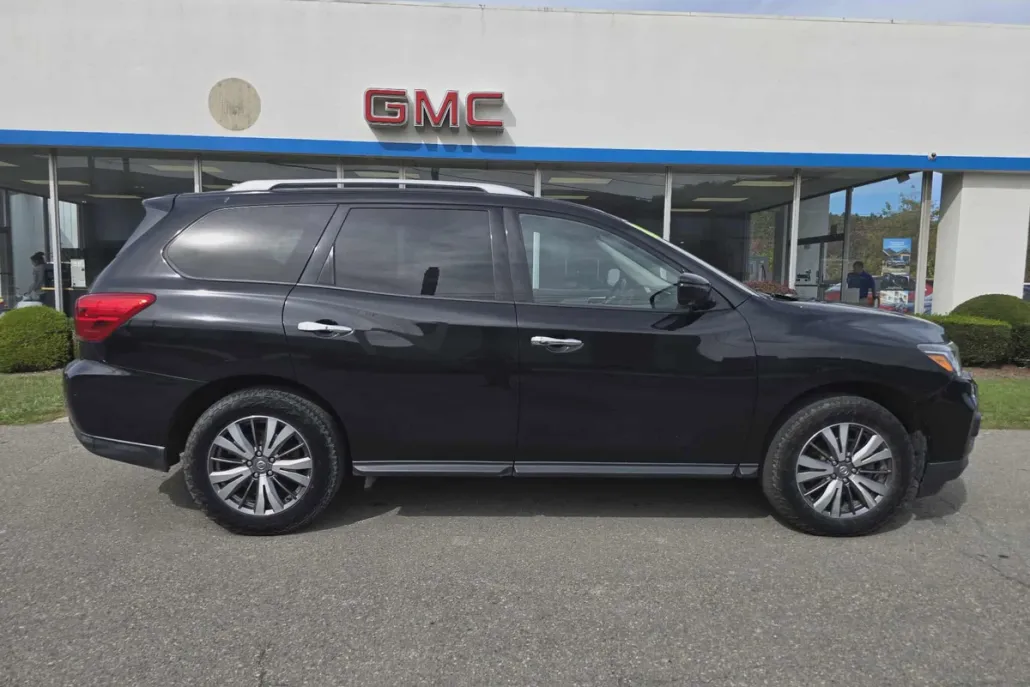 2020 Nissan Pathfinder SL photo 1