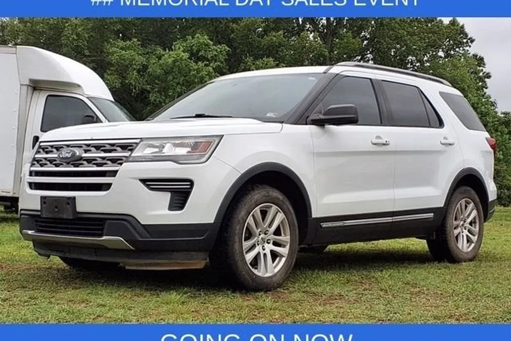 2018 Ford Explorer XLT photo 1