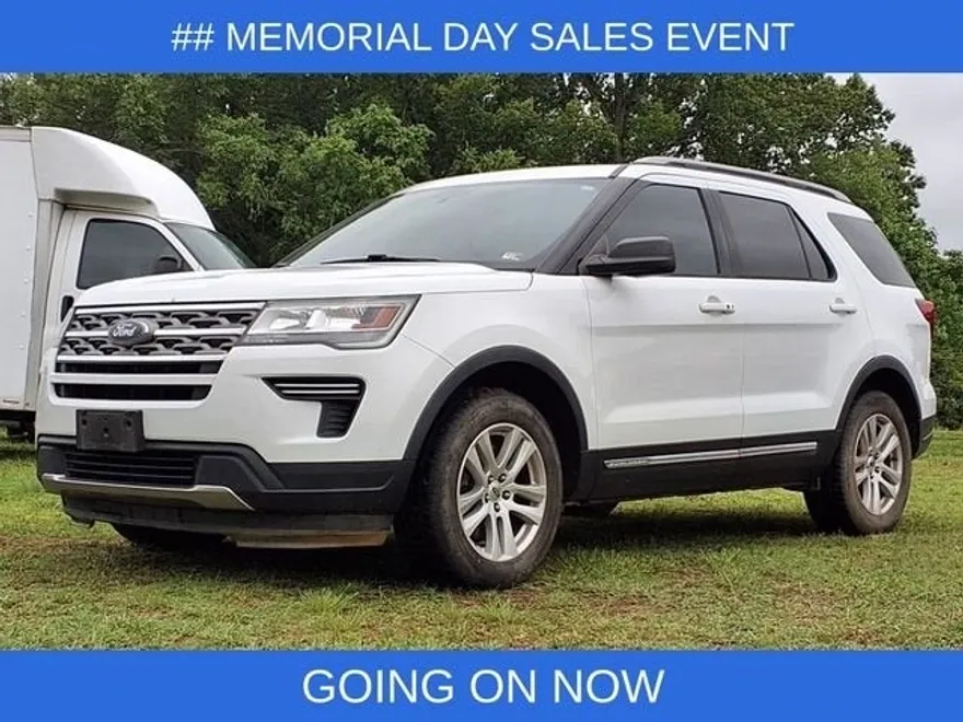 2018 Ford Explorer XLT photo 1