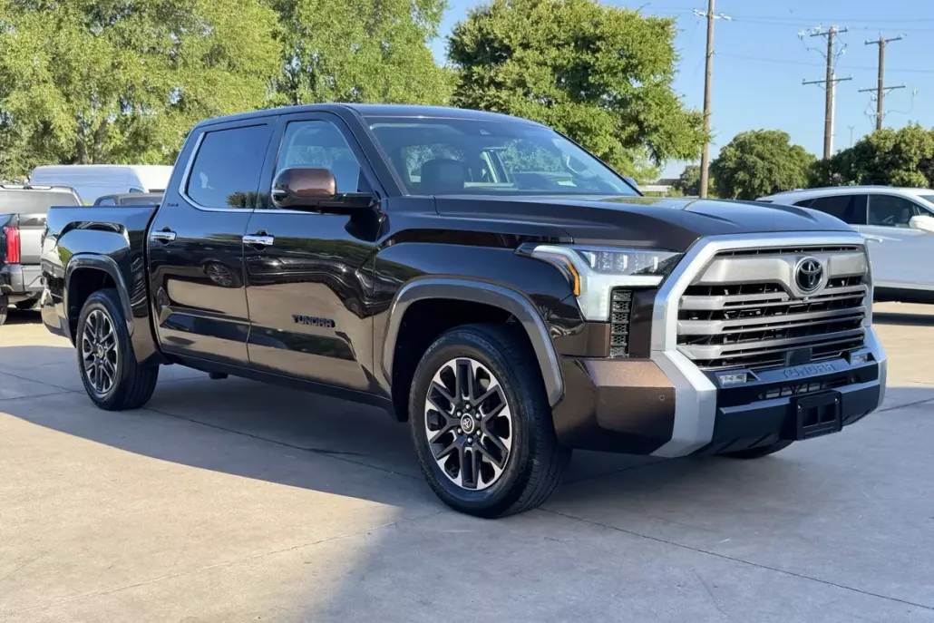 2022 Toyota Tundra Limited photo 1
