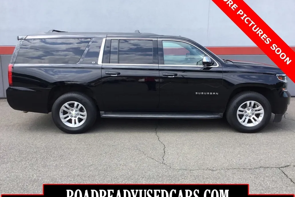 2015 Chevrolet Suburban LT photo 1
