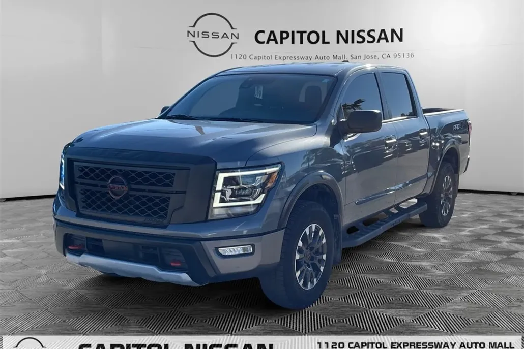 2023 Nissan Titan PRO-4X photo 1