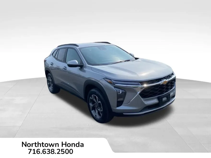 2024 Chevrolet Trax LT photo 1