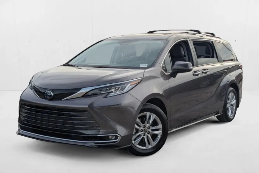 2024 Toyota Sienna Limited photo 1