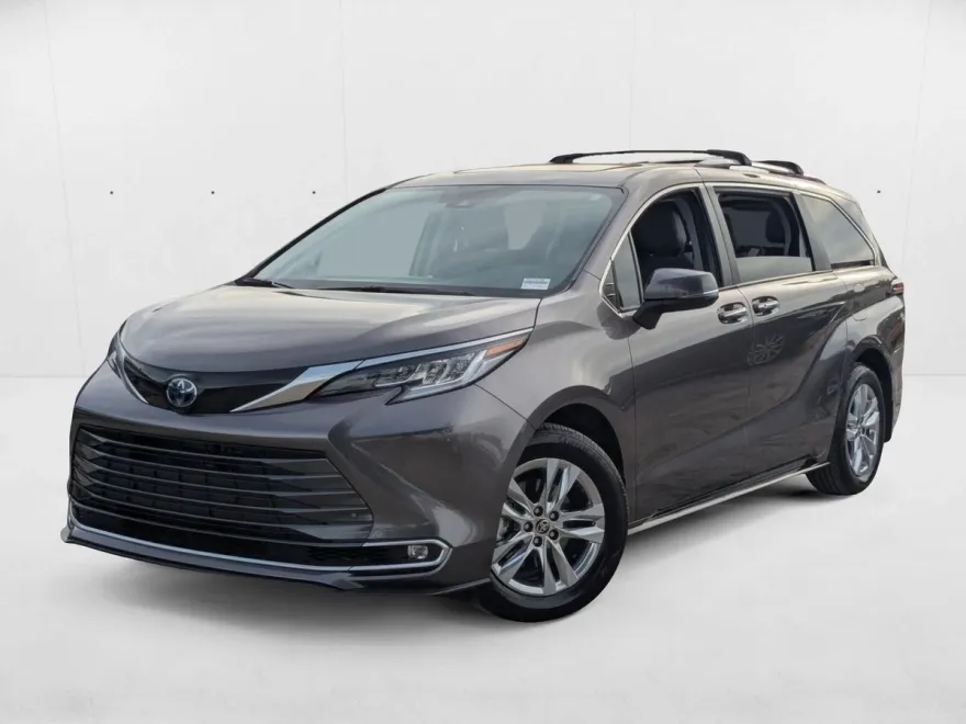 2024 Toyota Sienna Limited photo 1