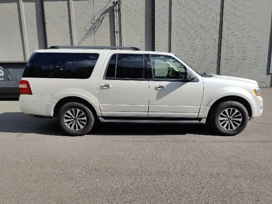 2017 Ford Expedition EL XLT photo 1