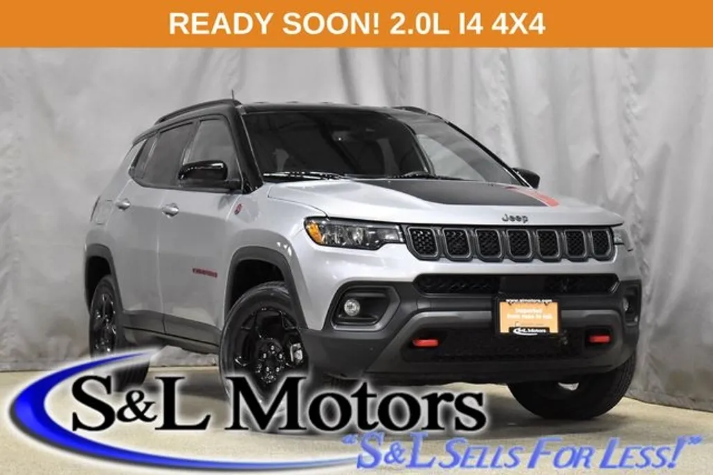 2023 Jeep Compass Trailhawk photo 1