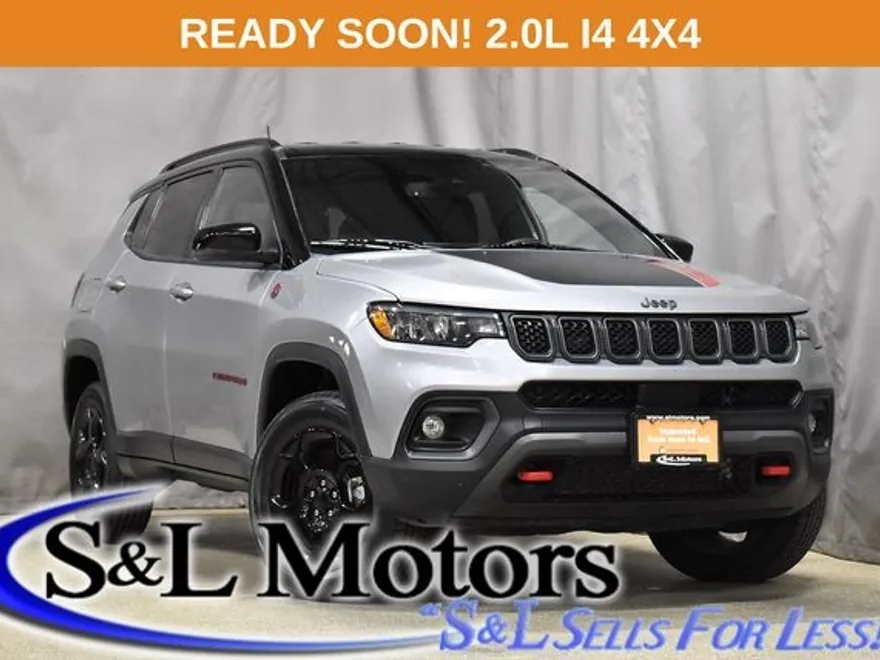 2023 Jeep Compass Trailhawk photo 1