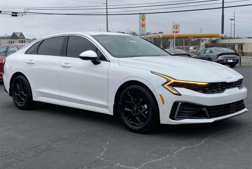 2025 Kia K5 LXS photo 1