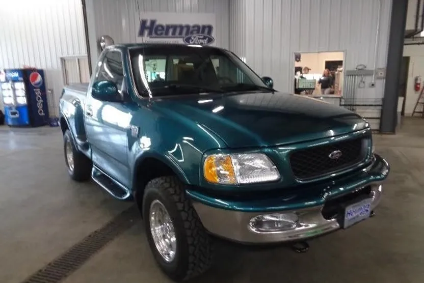 1998 Ford F-150 XLT photo 1