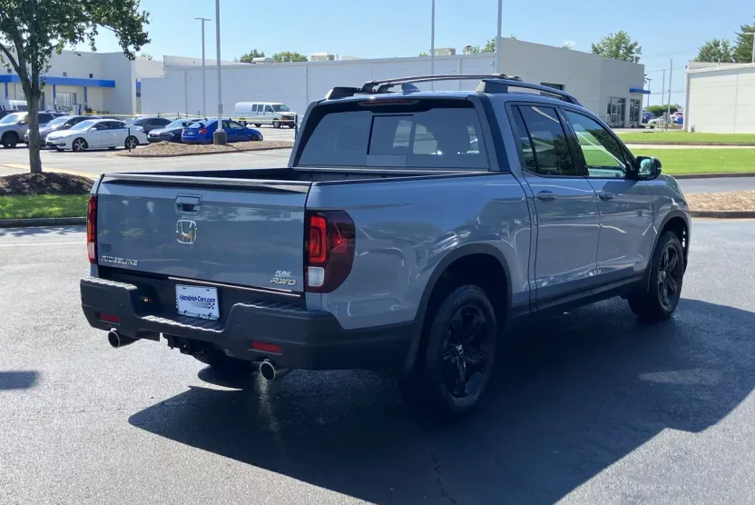 2023 Honda Ridgeline Black Edition photo 1