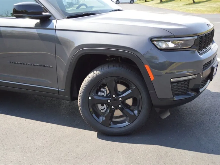 2025 Jeep Grand Cherokee Limited photo 1
