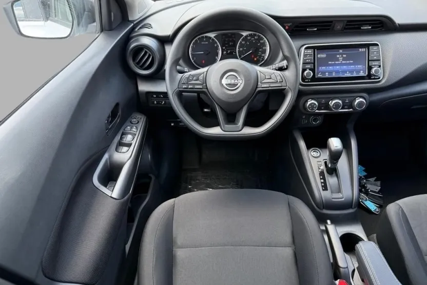 2025 Nissan Kicks Play S photo 1