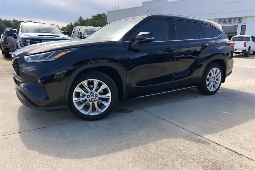 2021 Toyota Highlander Limited photo 1