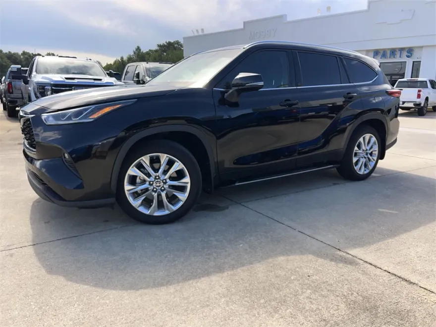 2021 Toyota Highlander Limited photo 1