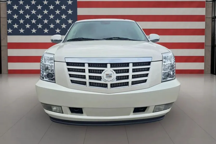 2011 Cadillac Escalade Sport photo 1
