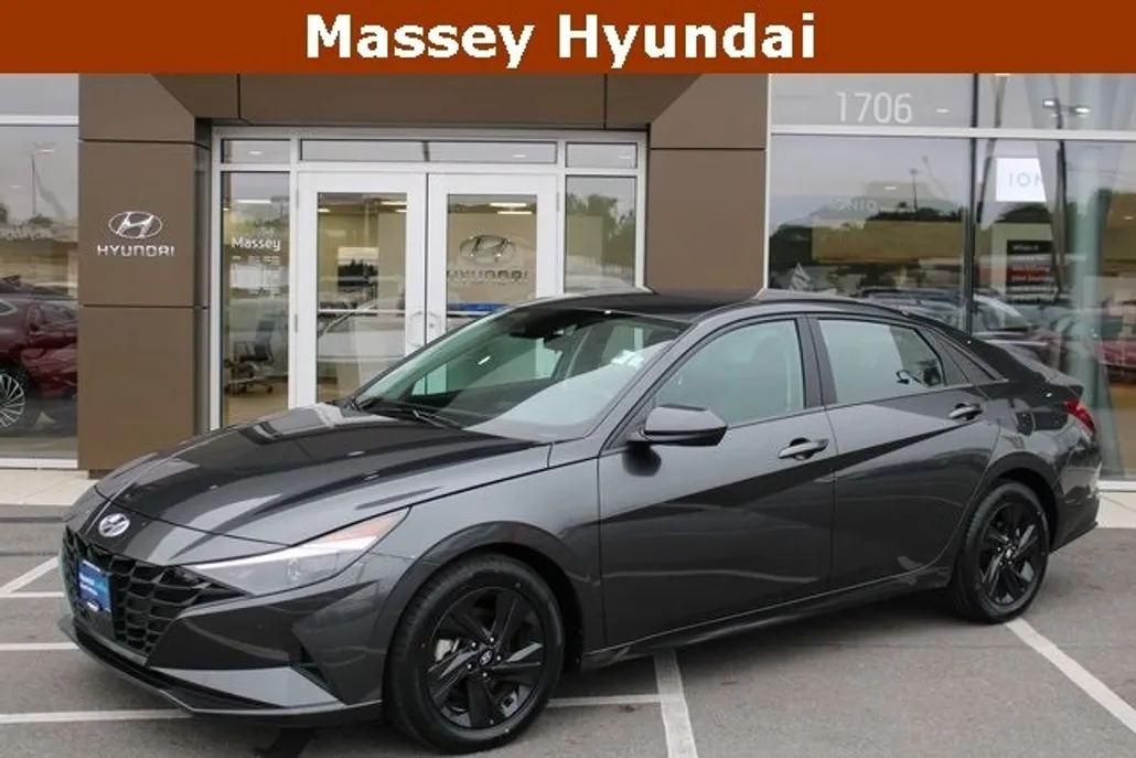 2022 Hyundai Elantra SEL Convenience photo 1