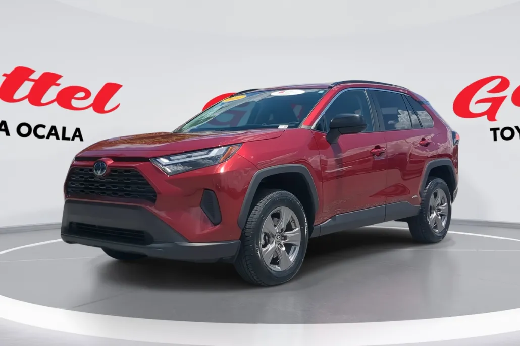 2024 Toyota RAV4 LE photo 1