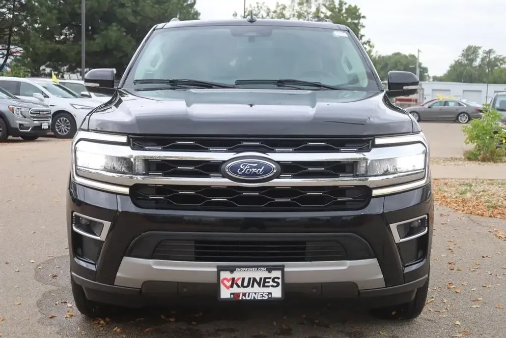 2024 Ford Expedition MAX Limited photo 1