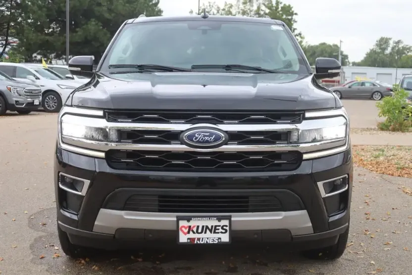 2024 Ford Expedition MAX Limited photo 1