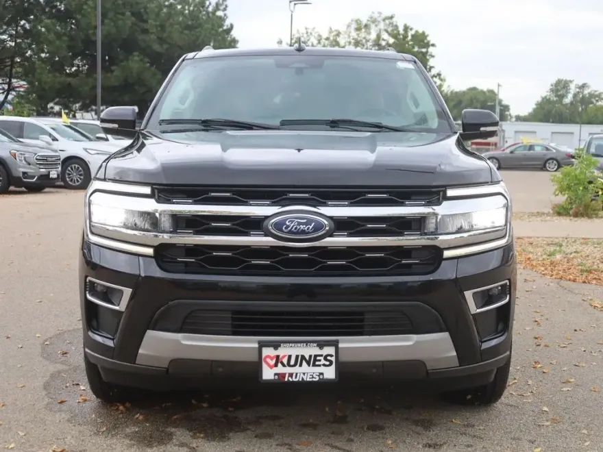 2024 Ford Expedition MAX Limited photo 1