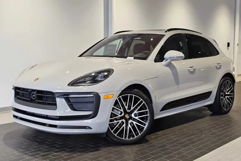 2025 Porsche Macan T photo 1