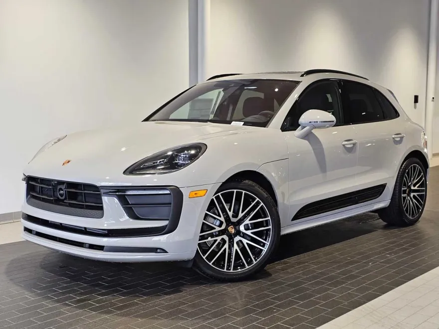 2025 Porsche Macan T photo 1