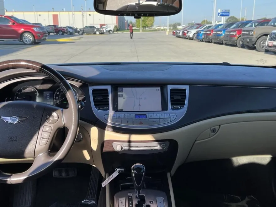 2011 Hyundai Genesis 4.6 photo 1