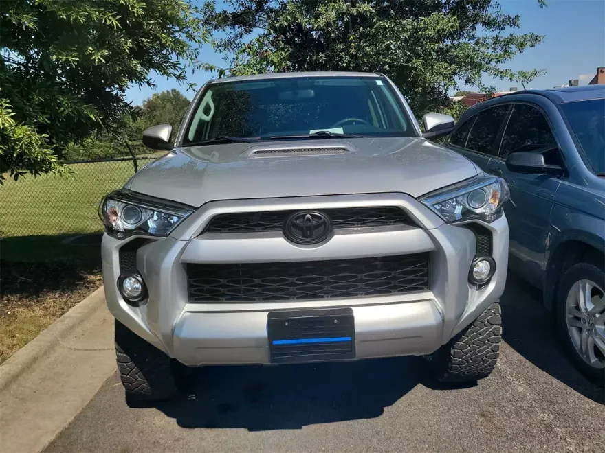 2018 Toyota 4Runner TRD Off-Road photo 1