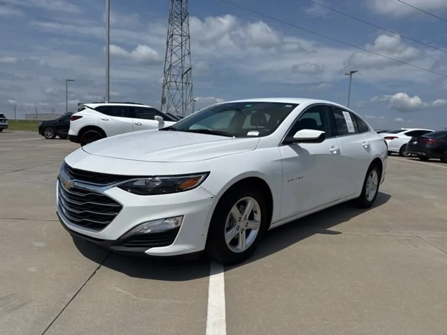 2024 Chevrolet Malibu LS photo 1