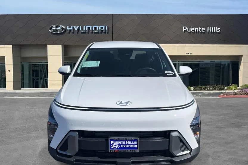 2026 Hyundai Kona SE photo 1