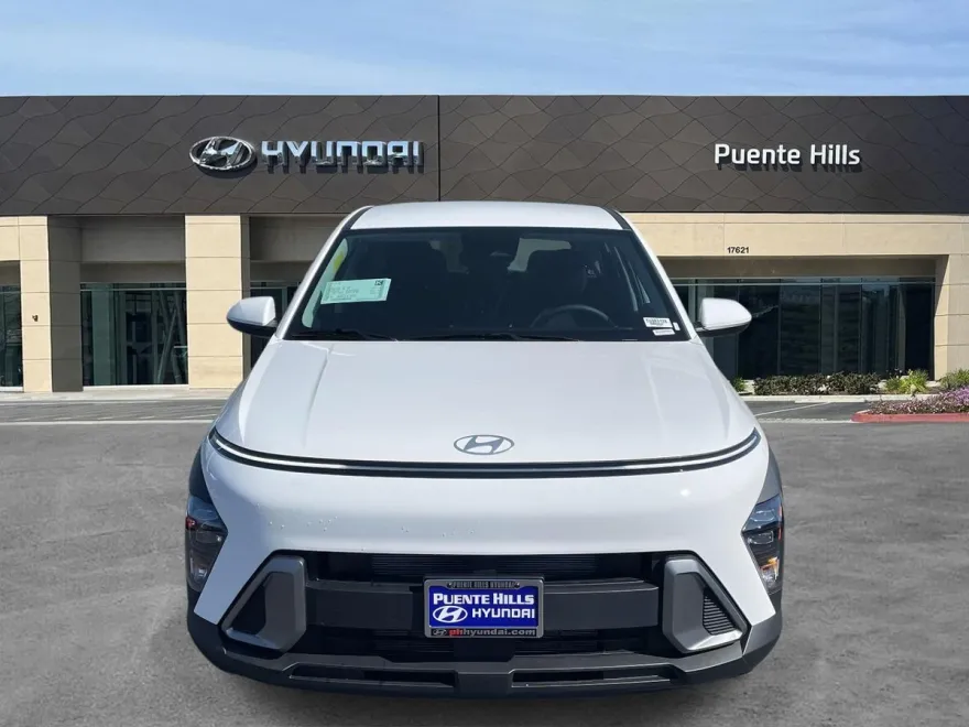2026 Hyundai Kona SE photo 1