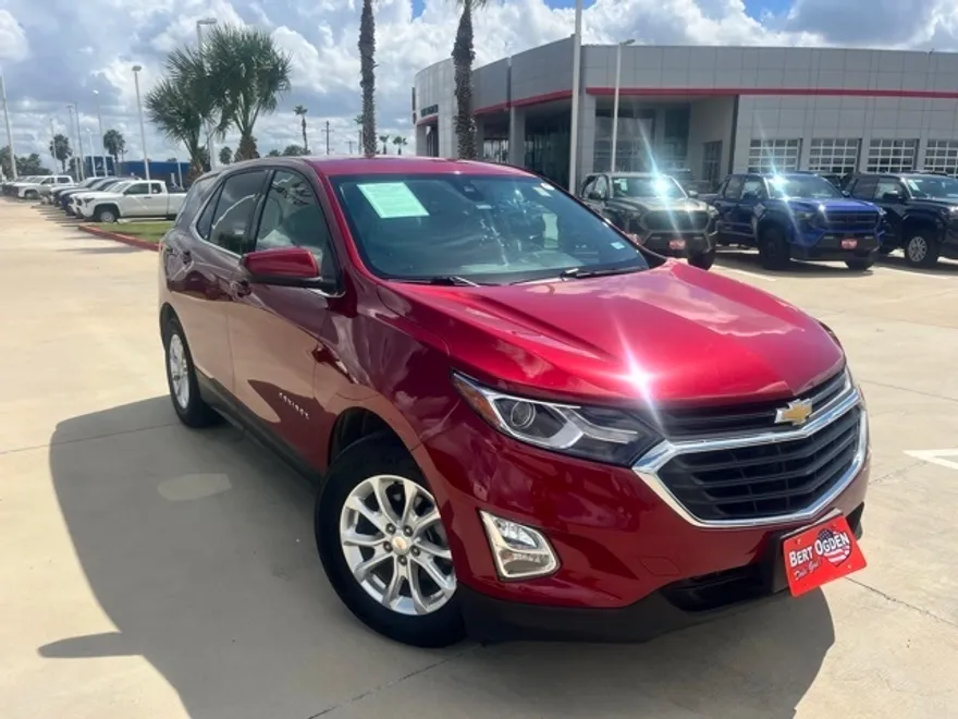 2020 Chevrolet Equinox LT photo 1