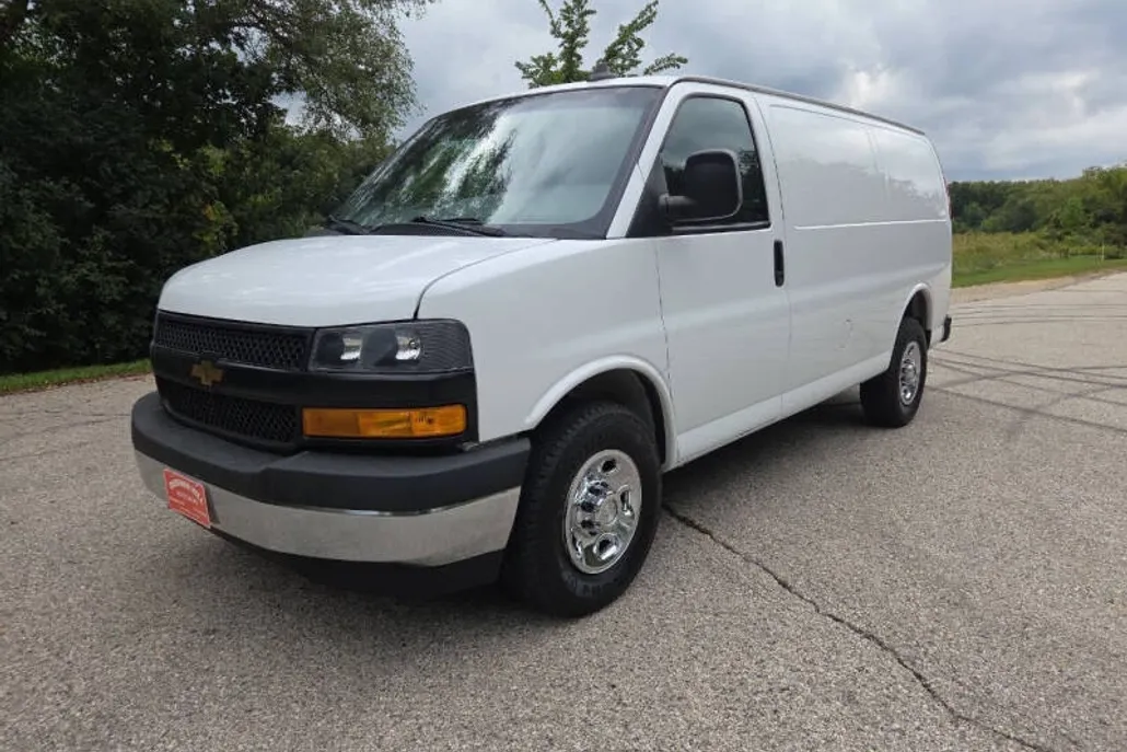2018 Chevrolet Express 3500 Cargo Van photo 1